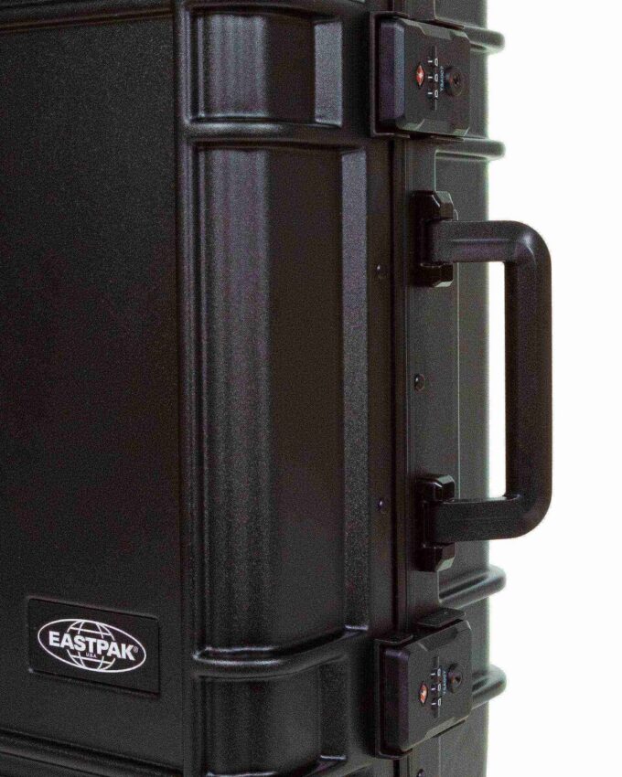 RESIST’R CASE S RESIST’R CASE S